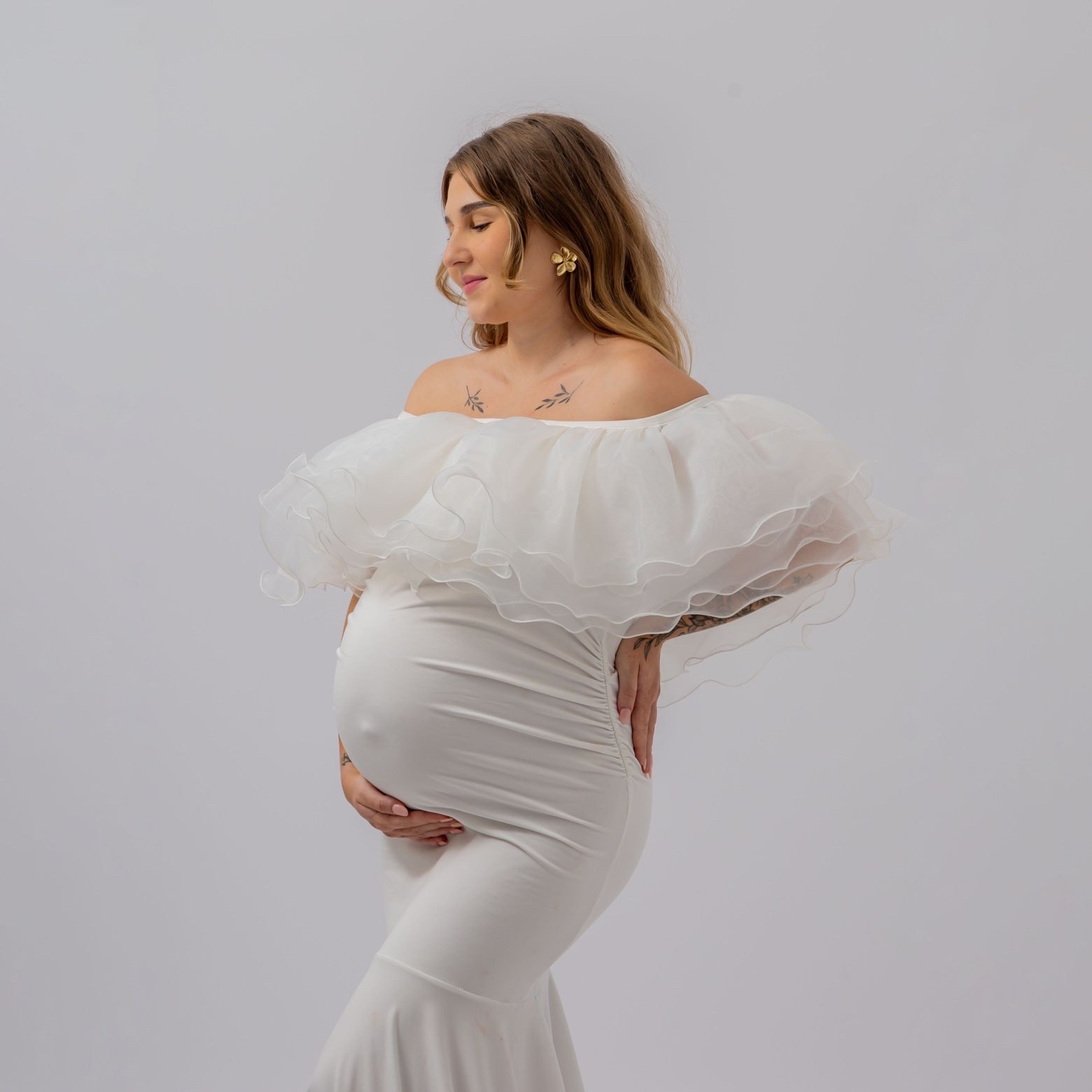 Maternité robe blanche à volants
